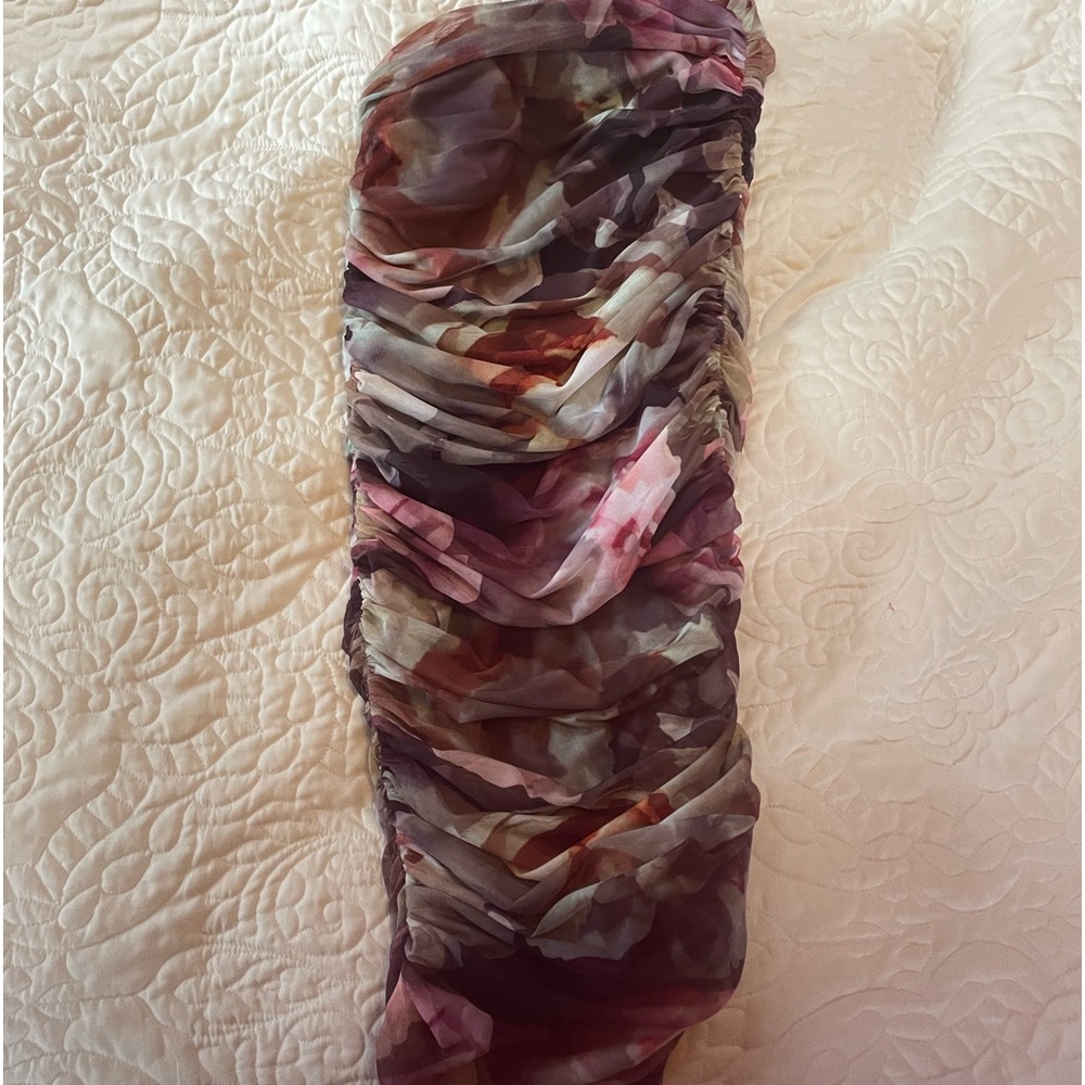 Express body contour ruched mesh floral skirt